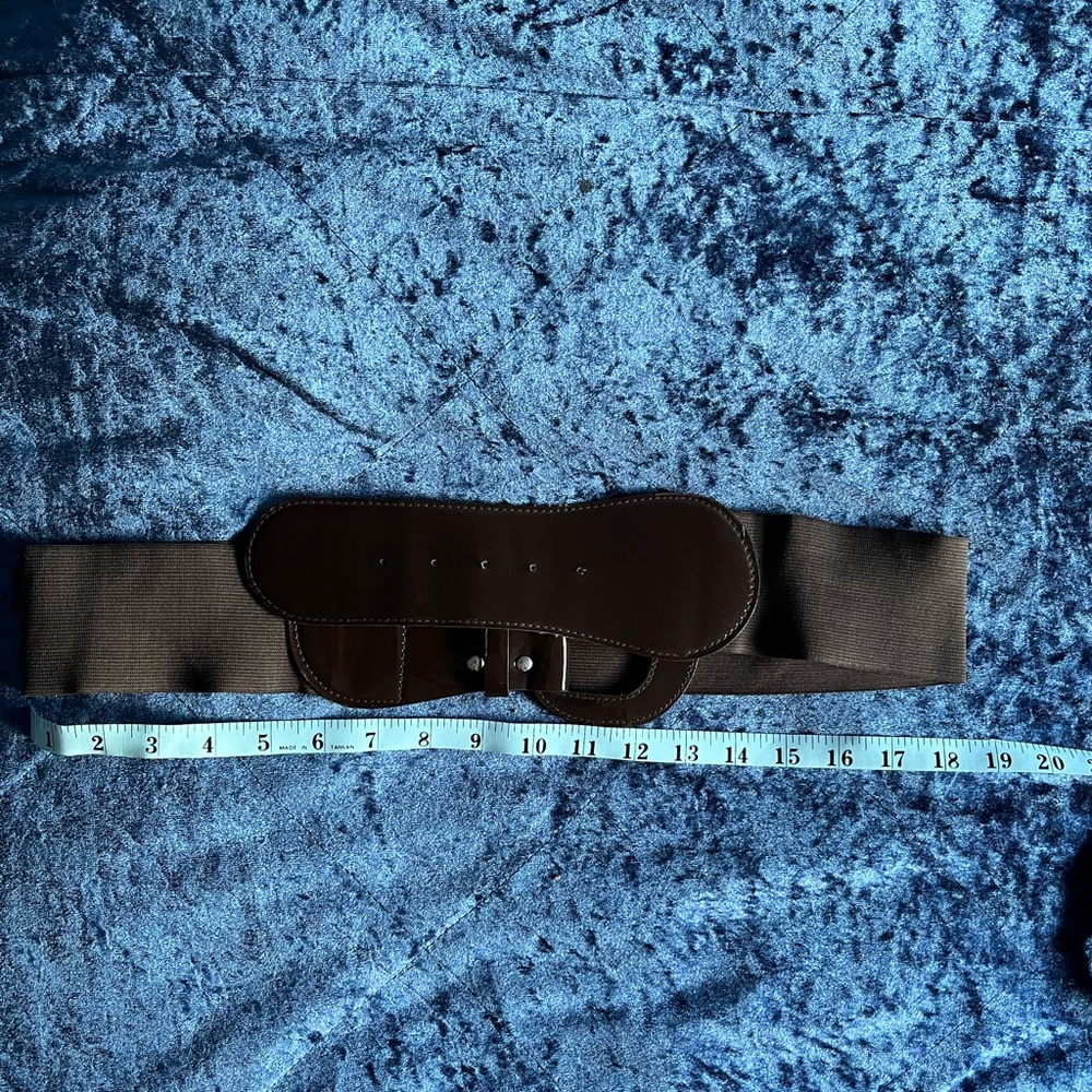 Wide, brown, elastic belt